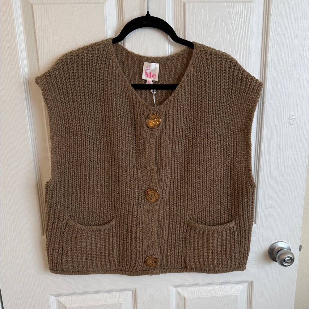 Sweater vest